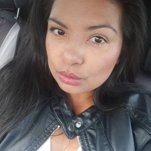 Meet your Posher, Alicia